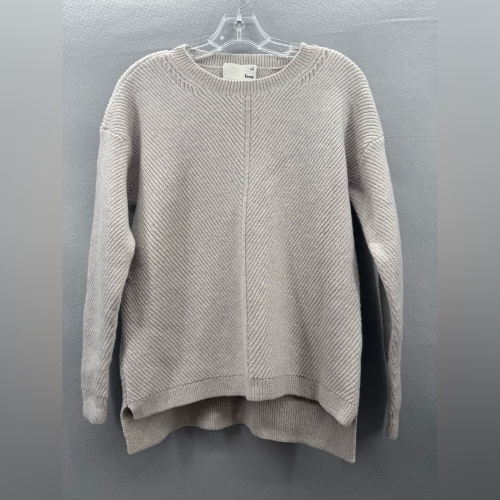 Aritzia Wilfred Free Isabelli 100% Merino Wool Sweater   Size m Classic Warm